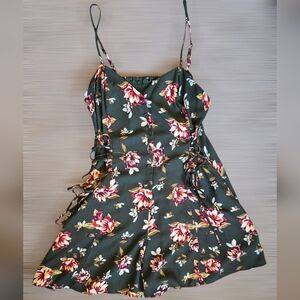 Xhilaration Olive Floral Sleeveless Mini Length Corset Style Romper Large